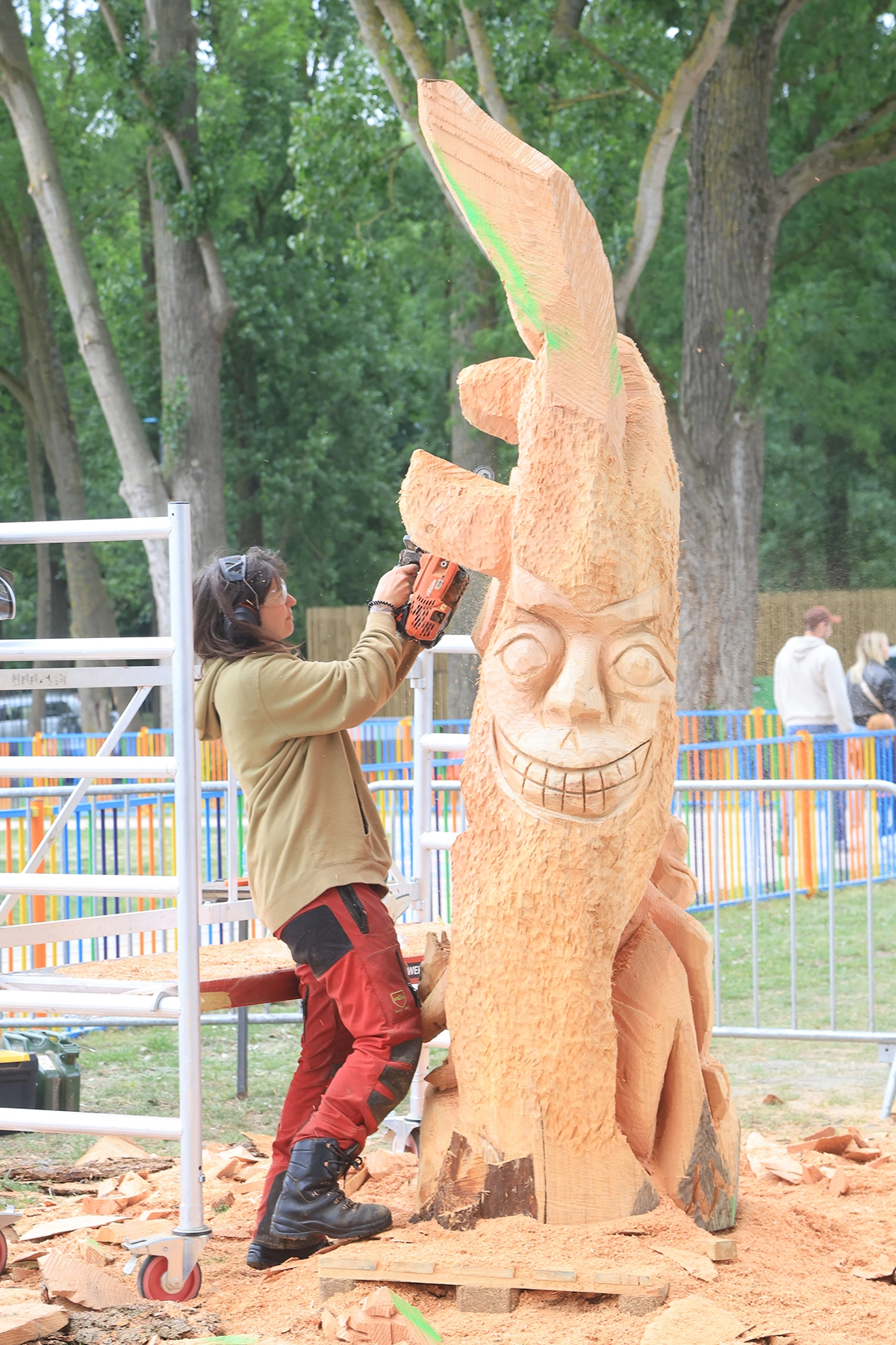 Sculpture monumentale en bois Anouk Sakura